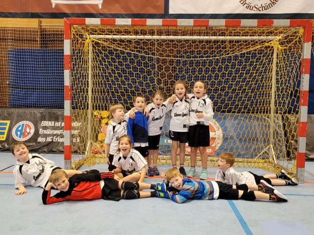 Handball-Minis erleben tolle Spieltags-Atmosphäre beim HC Erlangen