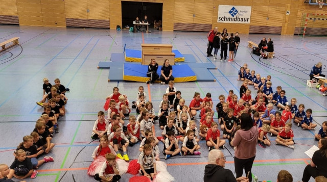 TSV Feucht lud zum "Mini" Spieltag in die Zeidler Sporthalle ein