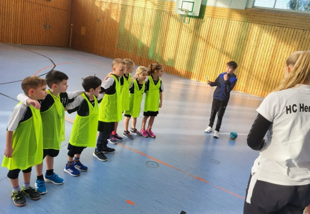 Handball "Minis" des TSV Feucht reisten zum Mini-Spieltag nach Berching