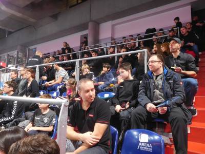  Der Fanblock des TSV 1904 Feucht