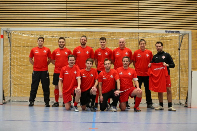 Neue Shirts für die Jugendtrainer des TSV 1904 Feucht