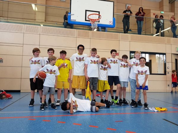 Die U12 WildBees Basketball sind ungeschlagen Meister in der Kreisliga-Mitte!
