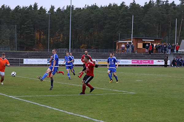Stephan Löhr trifft aus spitzen Winkel zum 2:1.