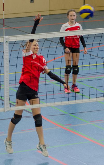 Mit viel Angriffsdruck wussten die TSV-Mädels lange zu überzeugen (Nr. 12 Nina Hoefer)