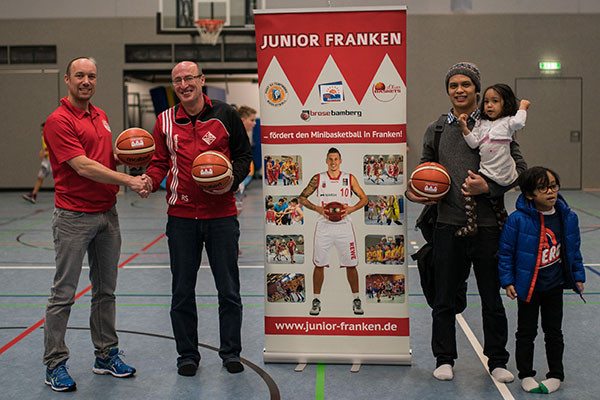 Minibasketball beim TSV 1904 Feucht wird von Junior Franken unterstützt.