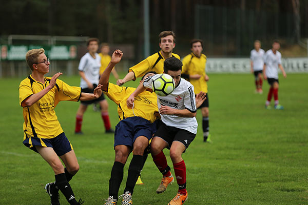 1.FC Neumarkt Süd - TSV 04 Feucht 2:6 (2:3)