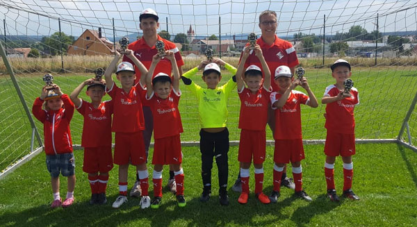 U7 wird Dritter von zehn Mannschaften beim 5. GRADU-Bambini-Cup in Berg