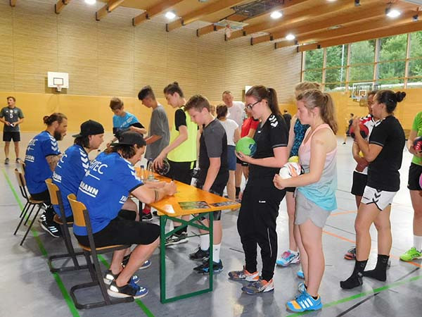 Handballfieber bei den Kids in der Zeidler-Sporthalle