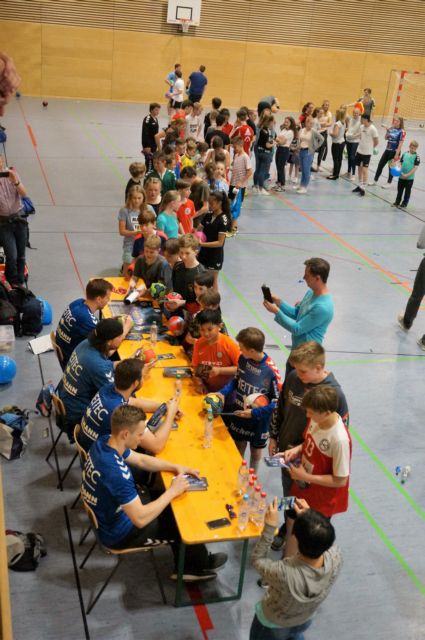 Die Autogrammstunde durfte nicht fehlen!