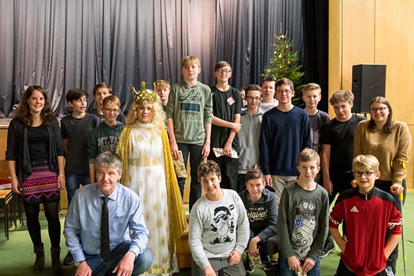 Das Christkind mit der mC1/2 Jgd. und Trainern