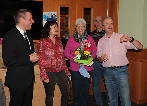 Sportabzeichen - Helga Ulherr macht die 50 voll