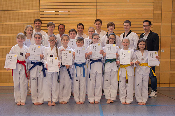 Zweite Taekwondo-Gürtelprüfung beim TSV-1904 Feucht