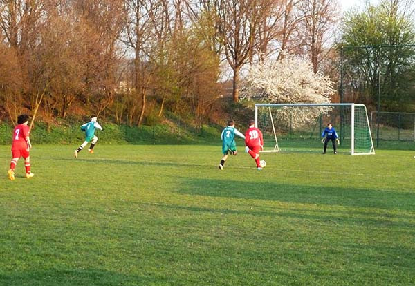 D2 feiert beim 3:7 in Neumarkt ersten Sieg