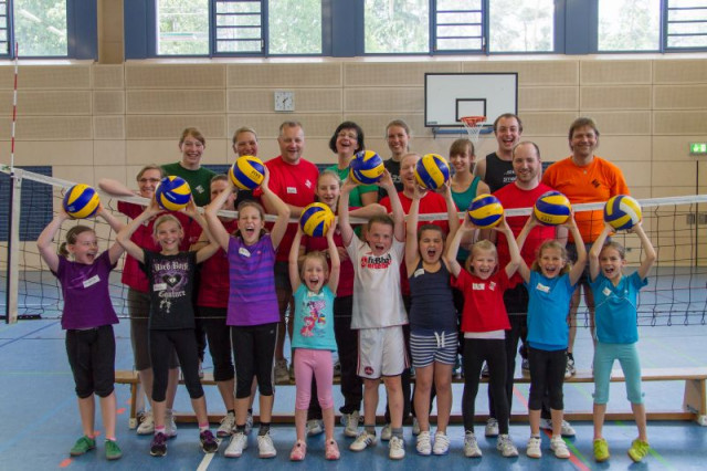 Spiel, Spaß und Volleyball schnuppern beim Jugendcamp